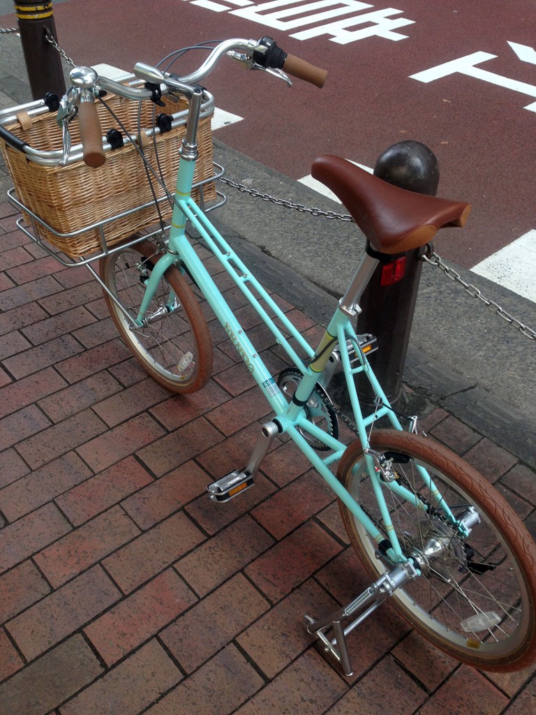 スタンドとカゴを改造したBrunoの自転車 せたびぃ！ 世田谷ビーグル協会