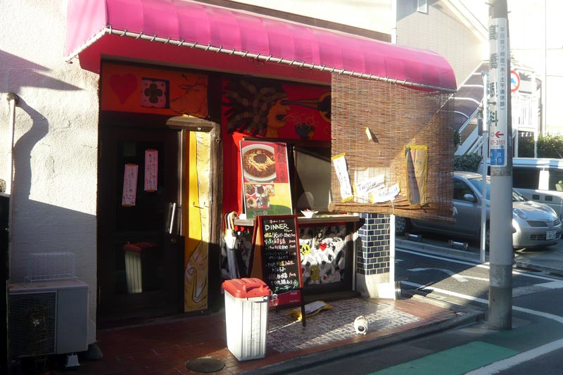 中華屋さんの店先