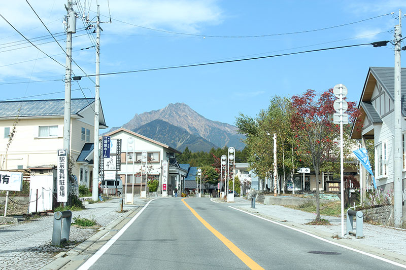 山へ向かう