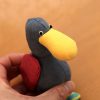 鳥形のおもちゃ